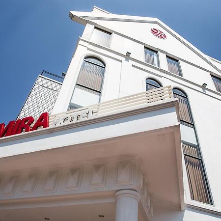 Demira Hotel Surabaya Exterior photo