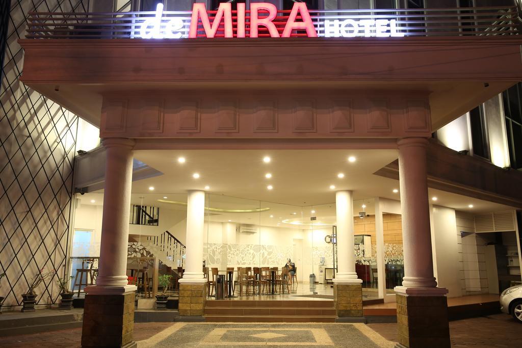 Demira Hotel Surabaya Exterior photo