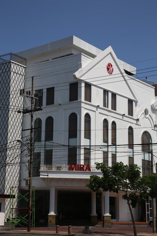 Demira Hotel Surabaya Exterior photo